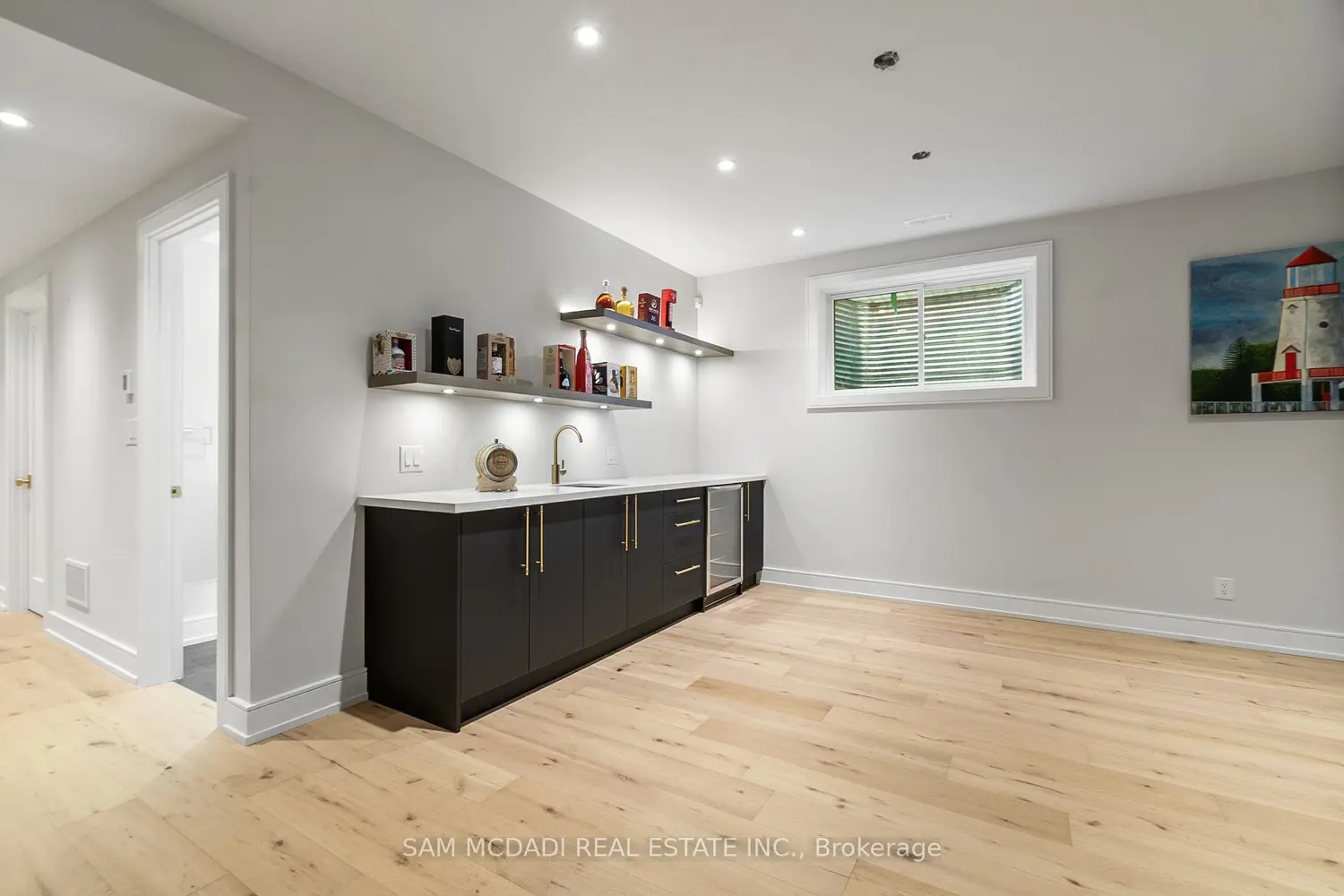 Additional image 16 of 39 Oakwood Avenue