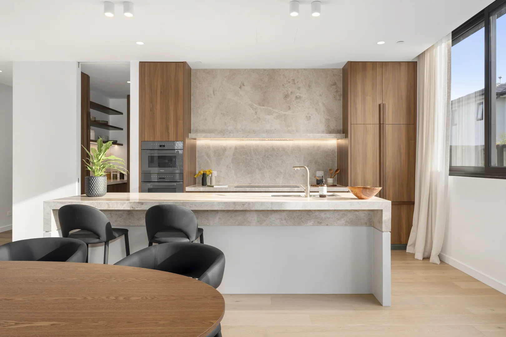 Threadneedle, Balwyn VIC 3103 photo 2