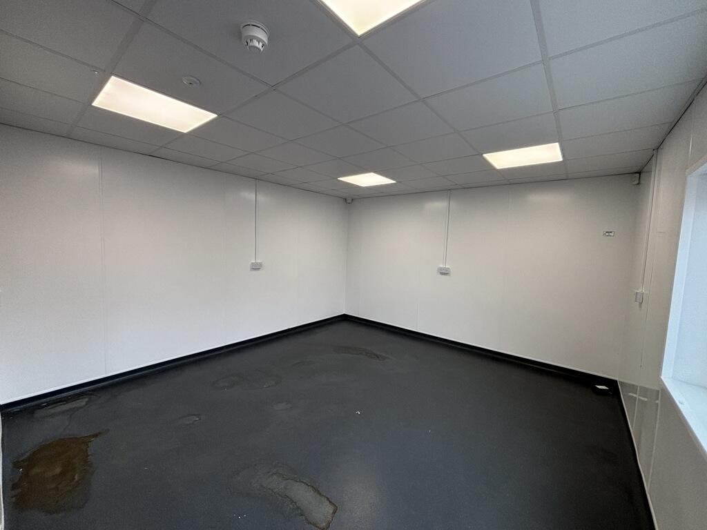 Additional image 6 of 17-18 Market Place, Glastonbury, Somerset, BA6 9HL