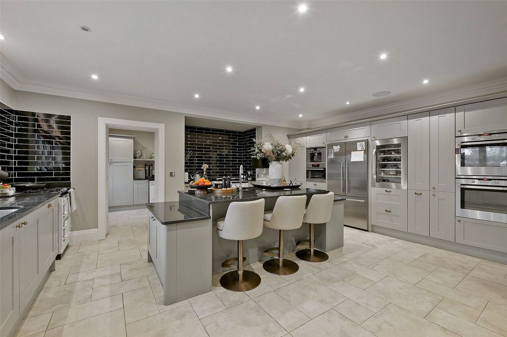 Additional image 7 of 5 bed detached house to rentNew Road, Shiplake, Henley-On-Thames, Oxfordshire RG9