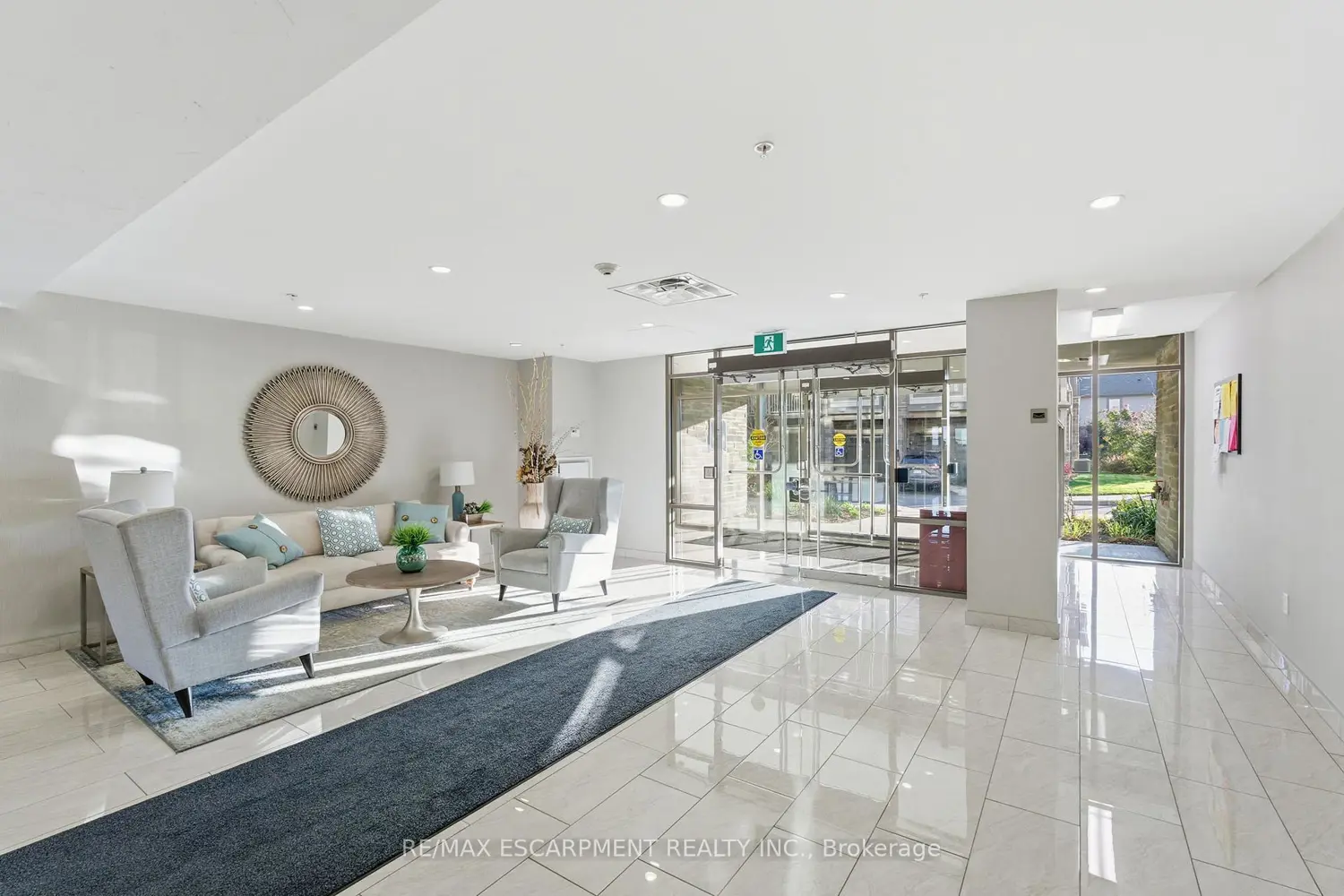 35 Southshore Crescent 228