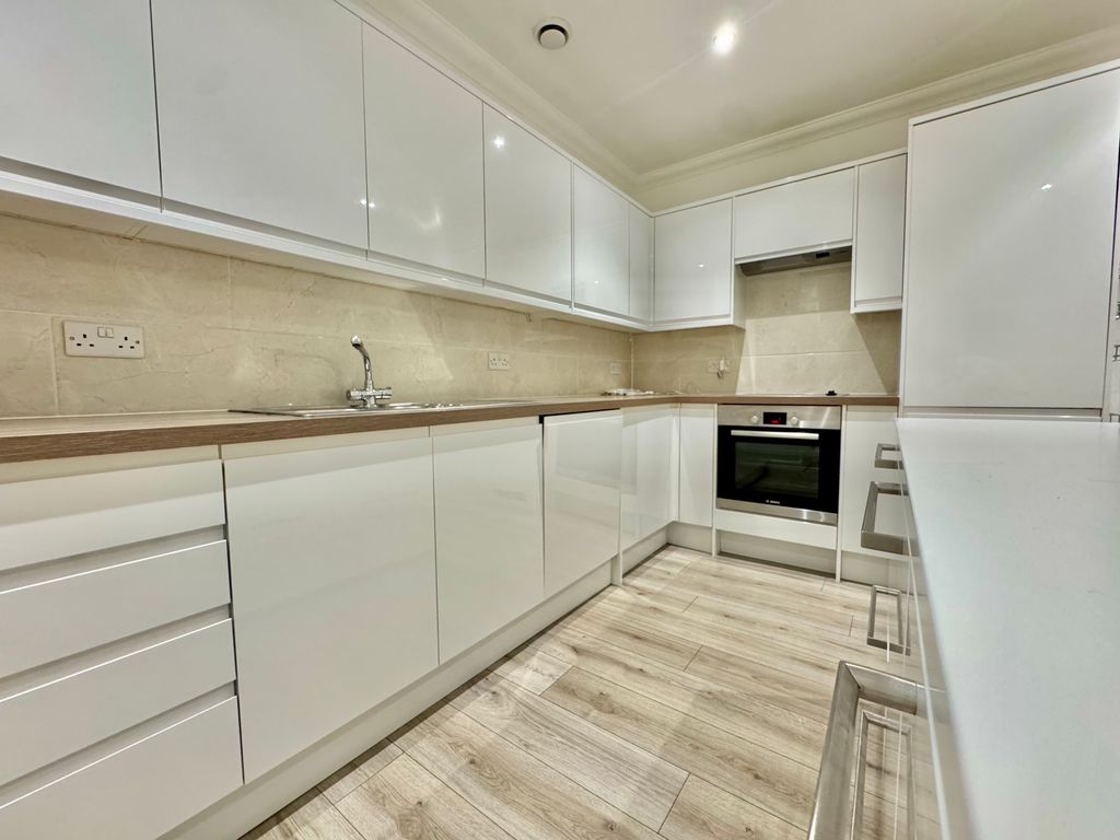 Additional image 8 of 4 bed penthouse to rentSurrey Street, Norwich NR1