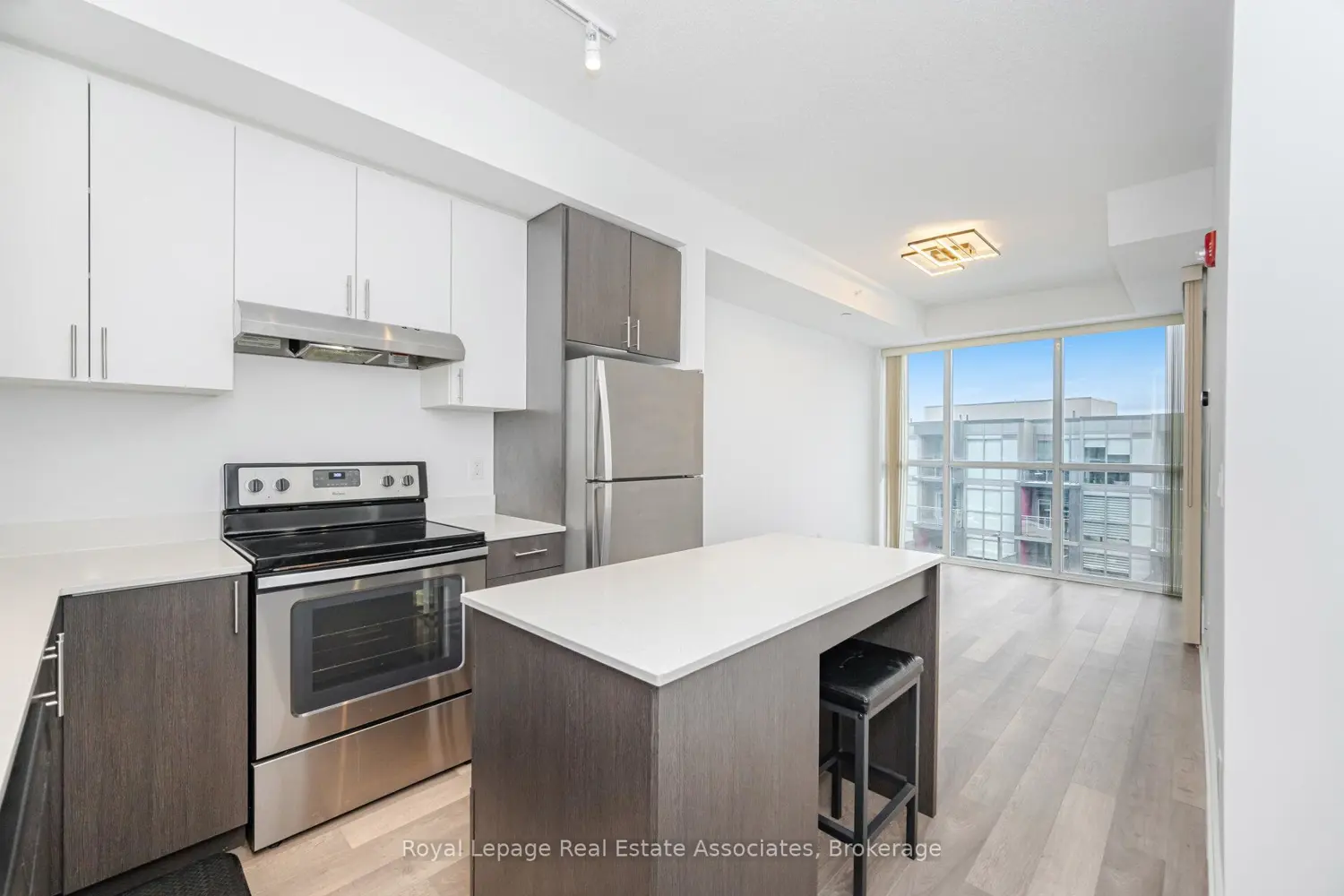 Additional image 5 of 5240 Dundas Street B401