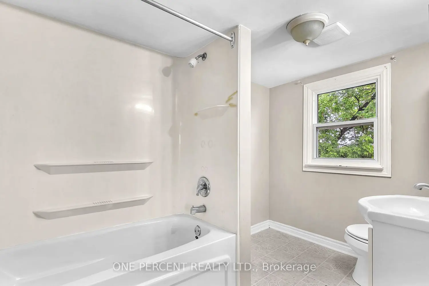 Additional image 17 of 1185 Albany Street