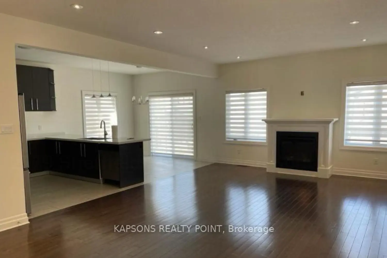 Additional image 12 of 2579 Sheffield Boulevard 21