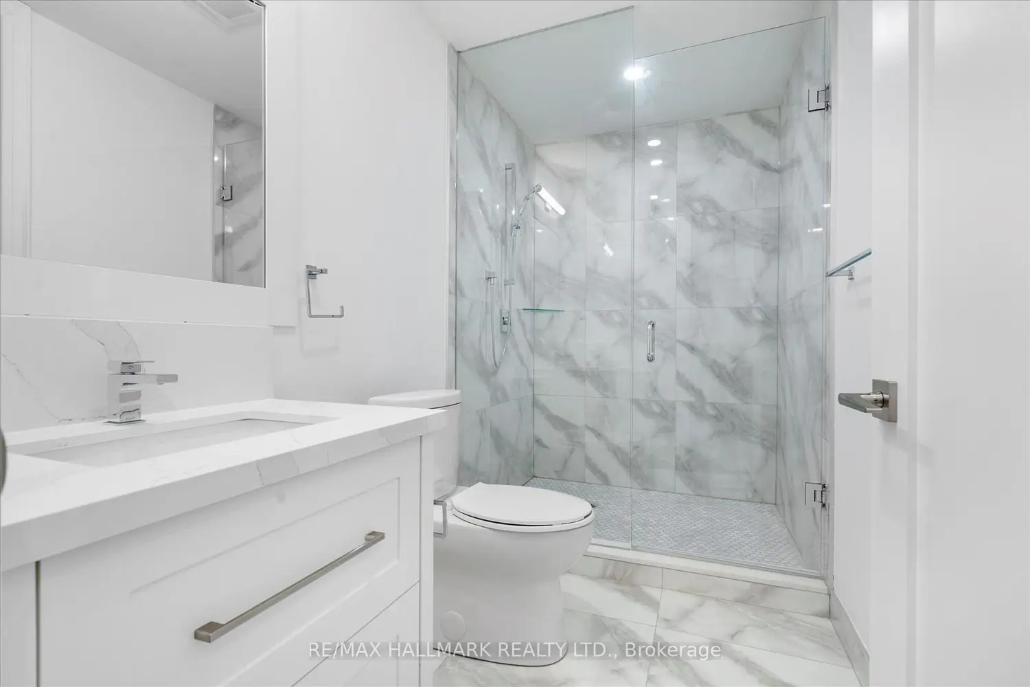 Additional image 19 of 27 Antonio Court 1B