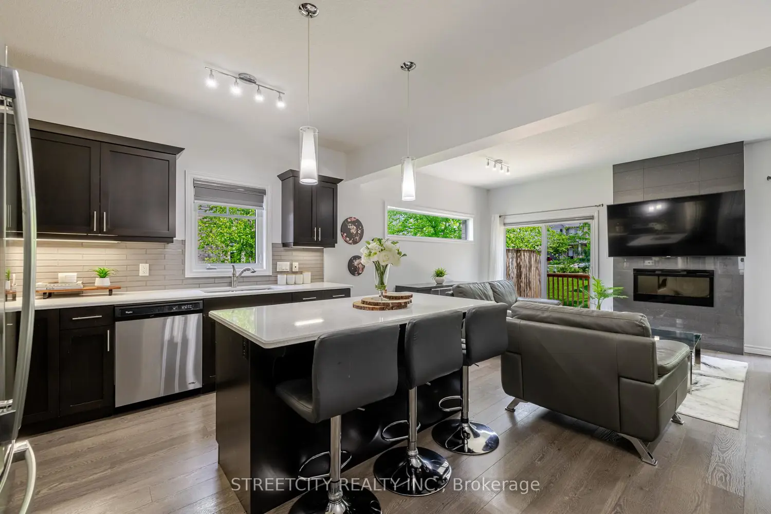 Additional image 7 of 1924 Cedarhollow Boulevard 99