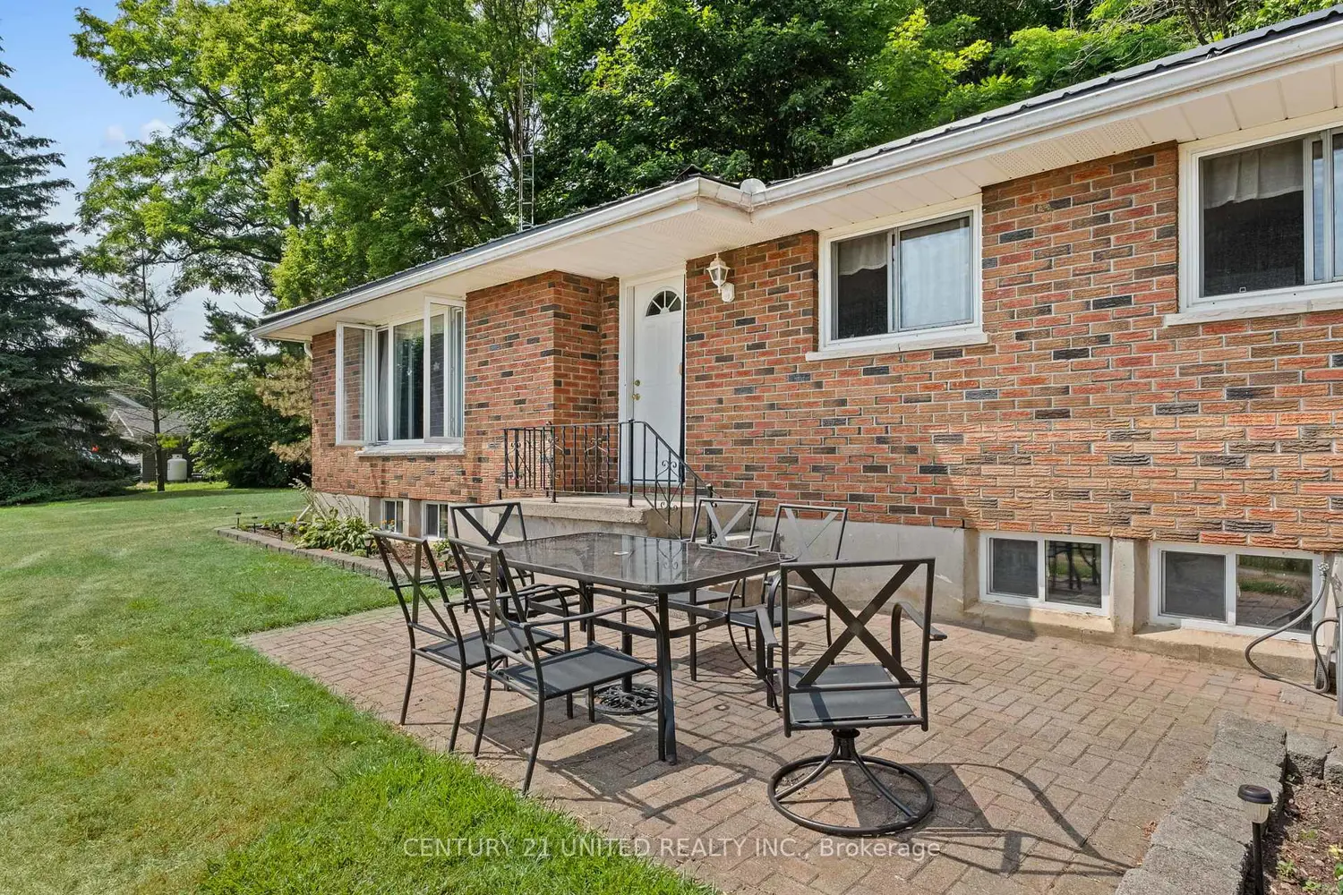 120 Massey Road photo 5