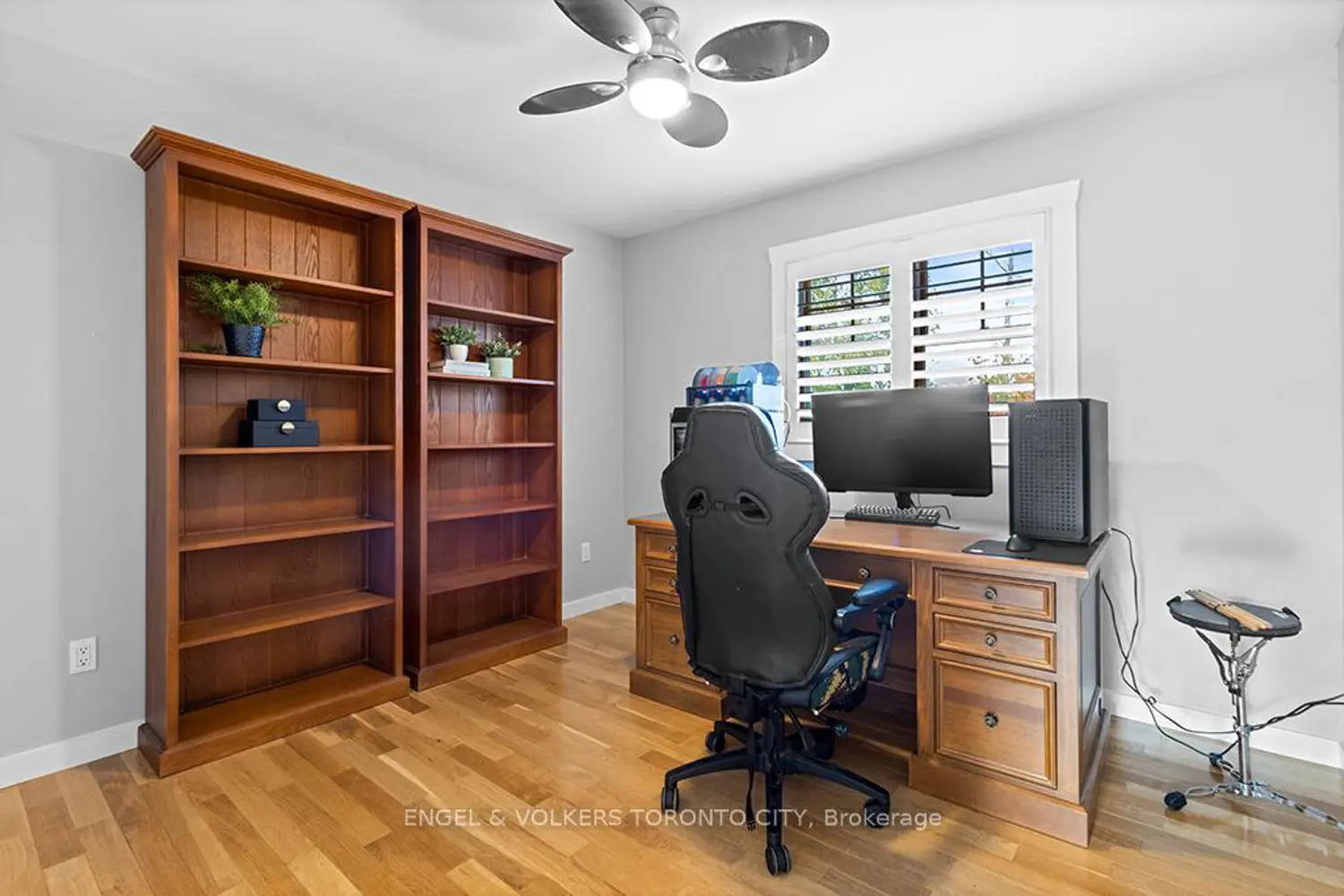 Additional image 11 of 19 Indianola Crescent