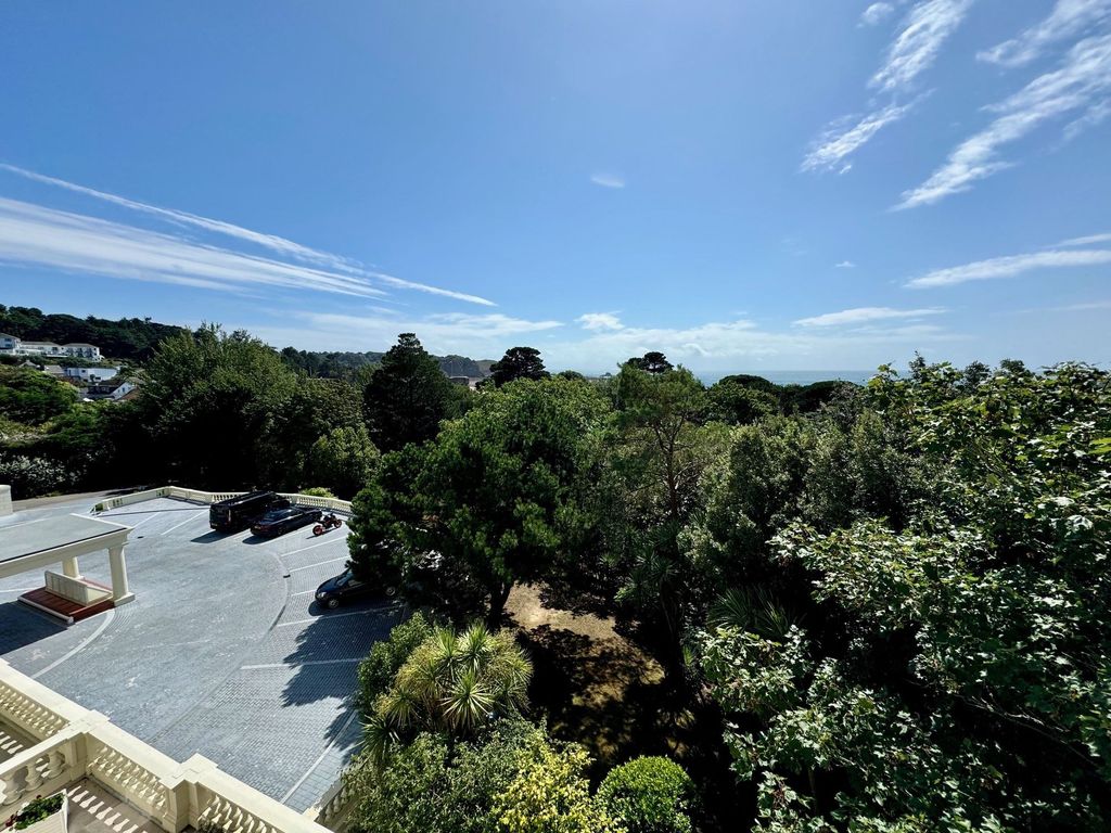 Additional image 2 of 3 bed flat to rentApt 10 Chateau Des Roches, St Brelade JE3