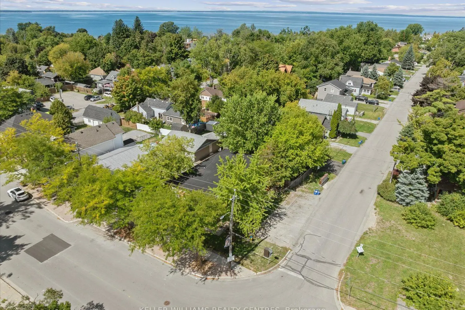 Additional image 20 of 948 Lake Drive