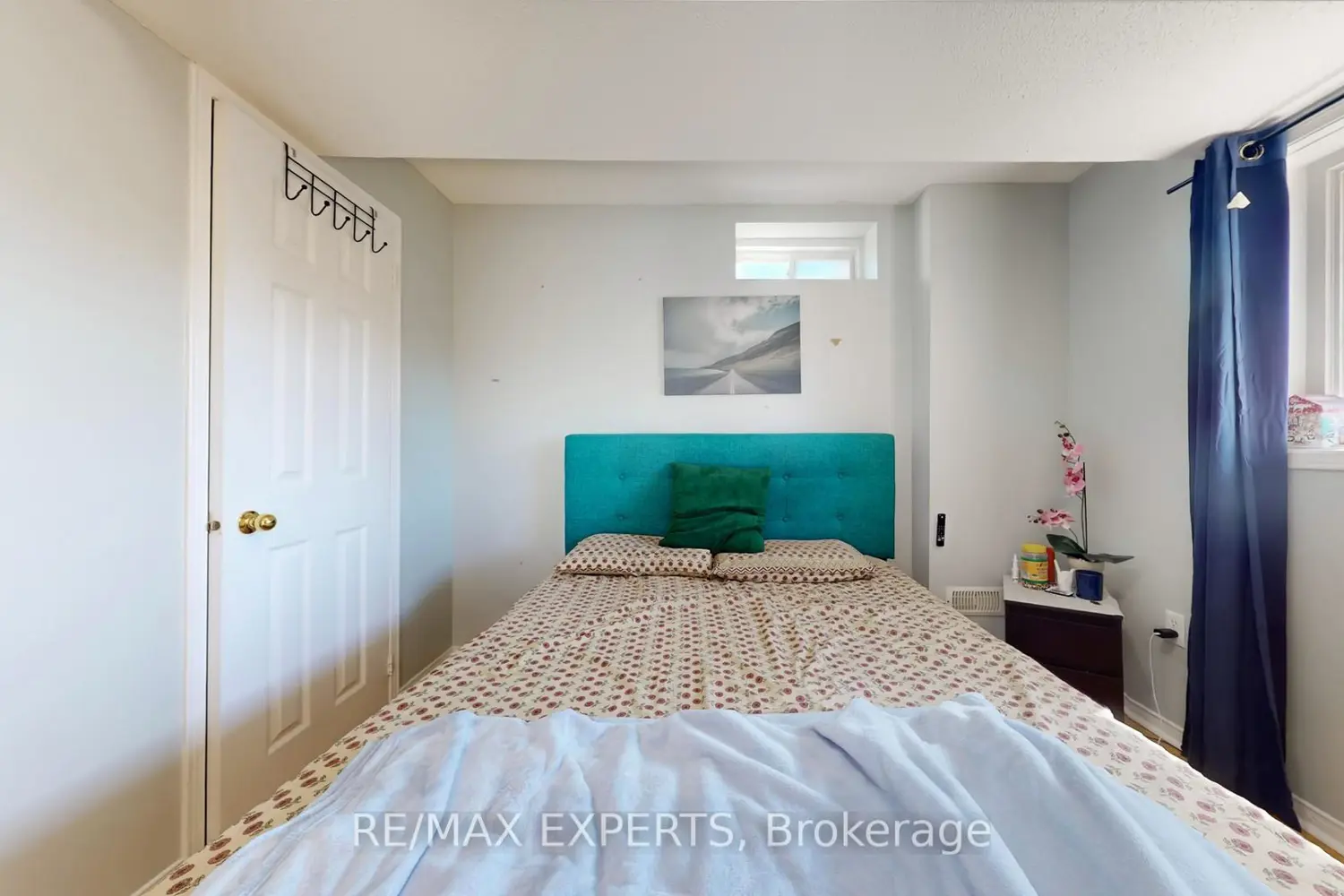 Additional image 15 of 2 Personna Circle