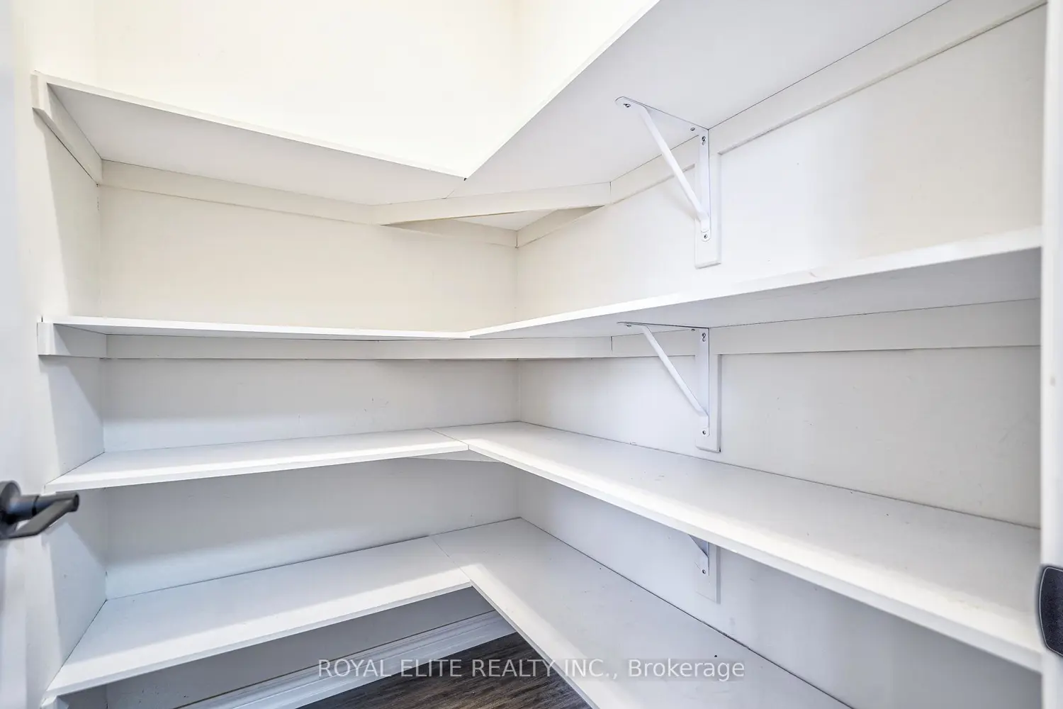 Additional image 19 of 40 Conklin Crescent