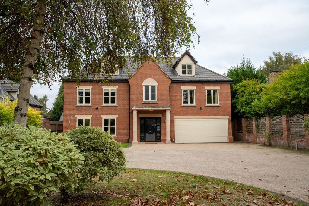6 bed detached house to rentWarwick Road, Knowle, Solihull, West Midlands B93