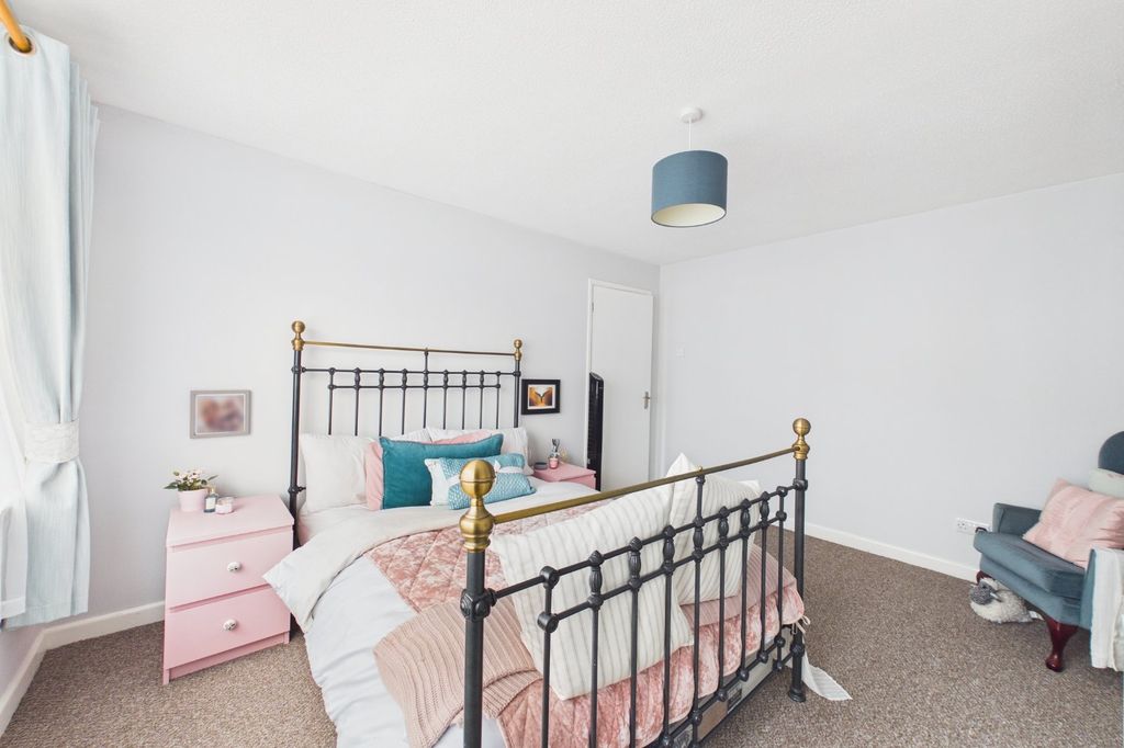 Additional image 11 of 3 bed semi-detached house to rentDavin Crescent, Pill, Bristol BS20