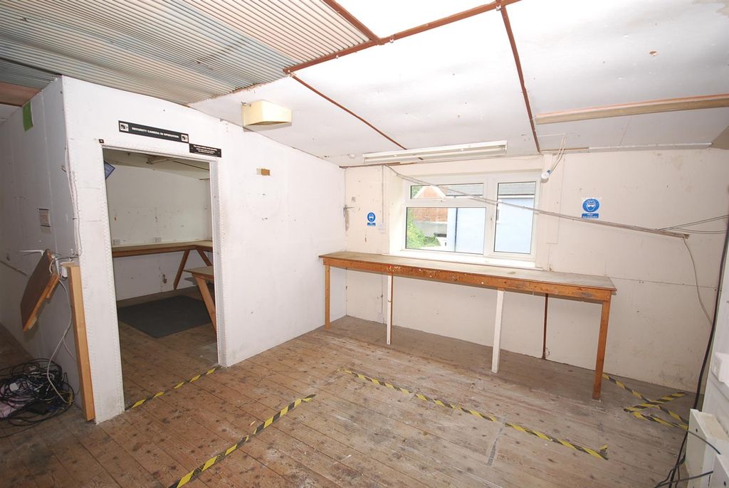 Land to rentVale Lane, Axminster, Devon EX13 photo 3