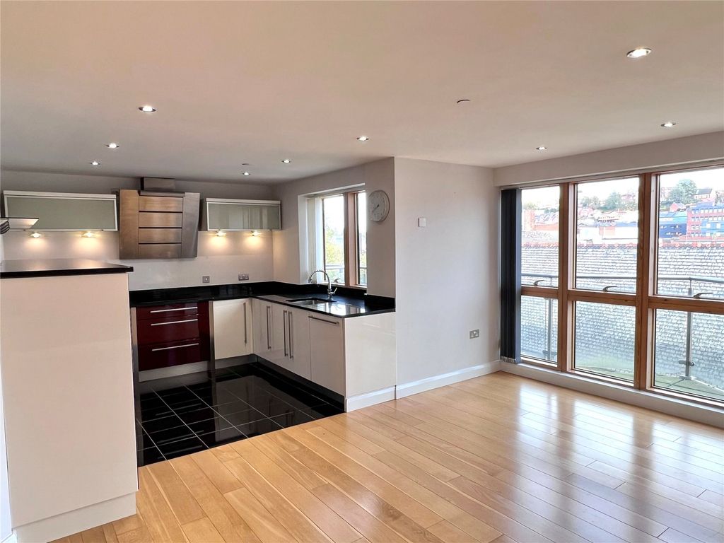 Additional image 4 of 2 bed flat to rentThorngate House, St Swithins Square, Lincoln LN2