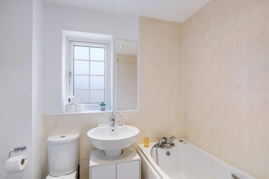 Additional image 23 of 6 bed semi-detached house to rentRedcar Road, Bicester OX26