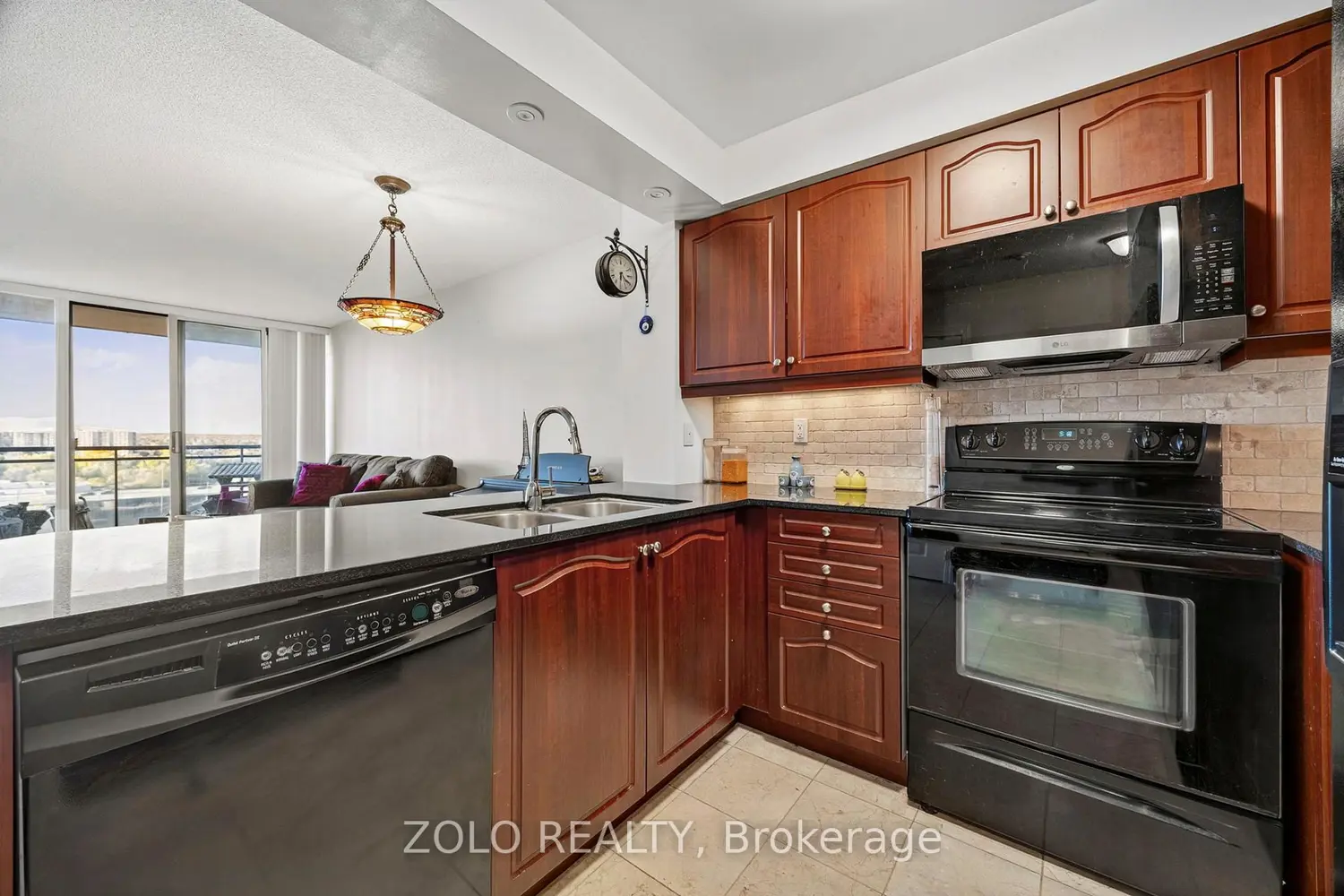 350 Red Maple Road 1212 photo 5