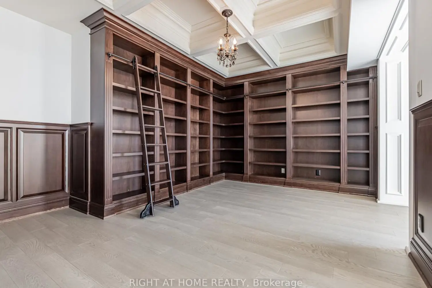 Additional image 9 of 2095 Lake Shore Boulevard Lph19