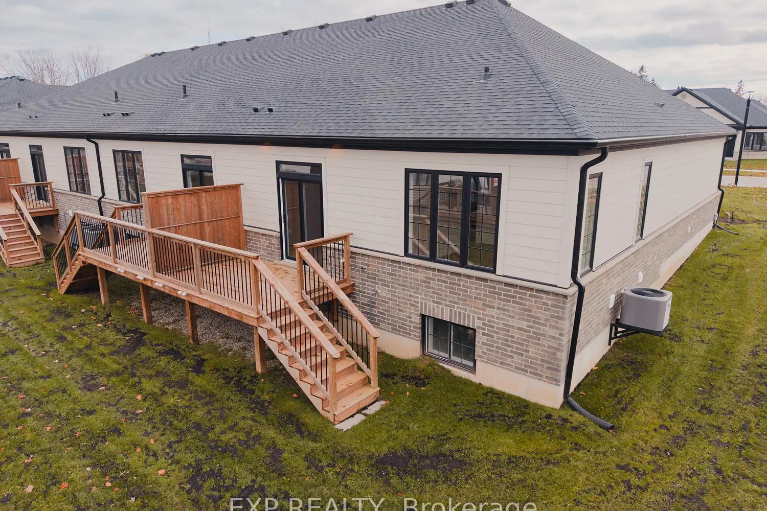 Additional image 16 of 12 Washington Street 201