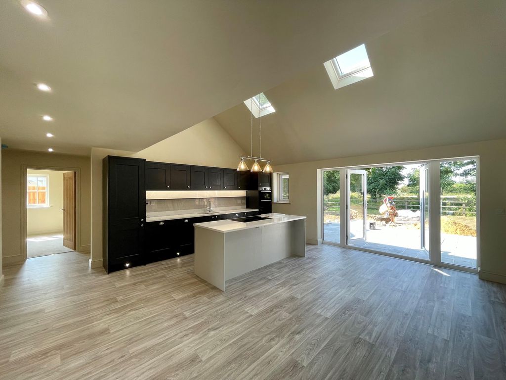 Additional image 5 of 4 bed villa to rentChequers Lane, Saham Toney, Thetford IP25