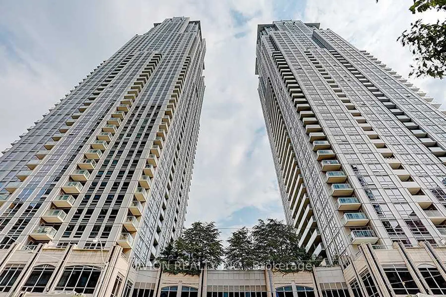 761 Bay Street 2610