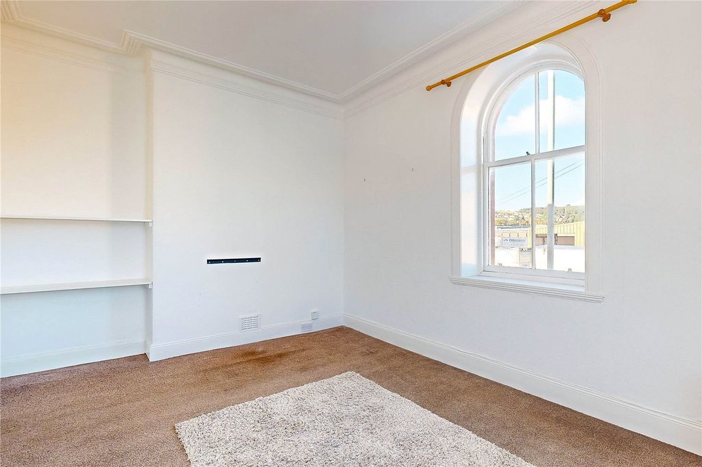 Additional image 3 of 2 bed flat to rentShore Road, Perth PH2