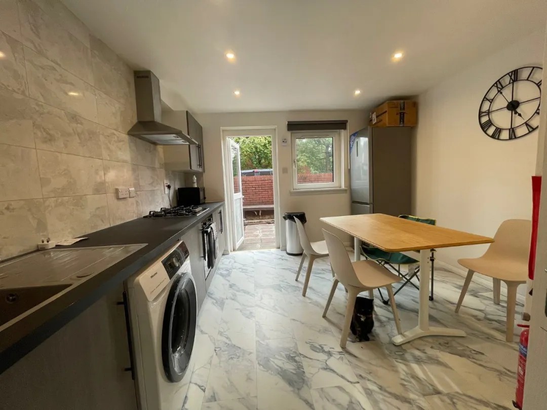 Additional image 9 of 3 Bed Detached House, Keith Court, G11, N1 7GU