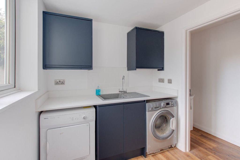 Additional image 7 of 4 bed detached house to rentStoke Road, Bromsgrove, Worcestershire B60