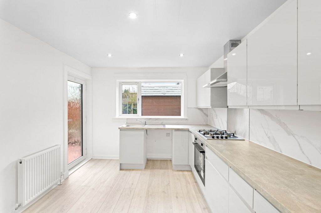 Additional image 9 of 4 bed terraced house to rentNigel Rise, Livingston EH54