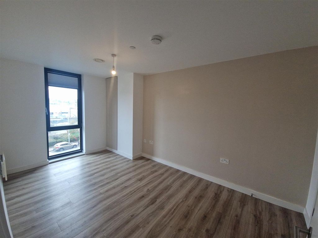 Additional image 10 of 2 bed flat to rentChevette Court, Luton LU2