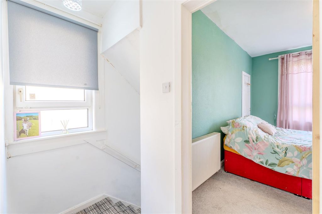 Additional image 11 of 2 bed flat to rentCathcart Road, Rutherglen, Glasgow G73