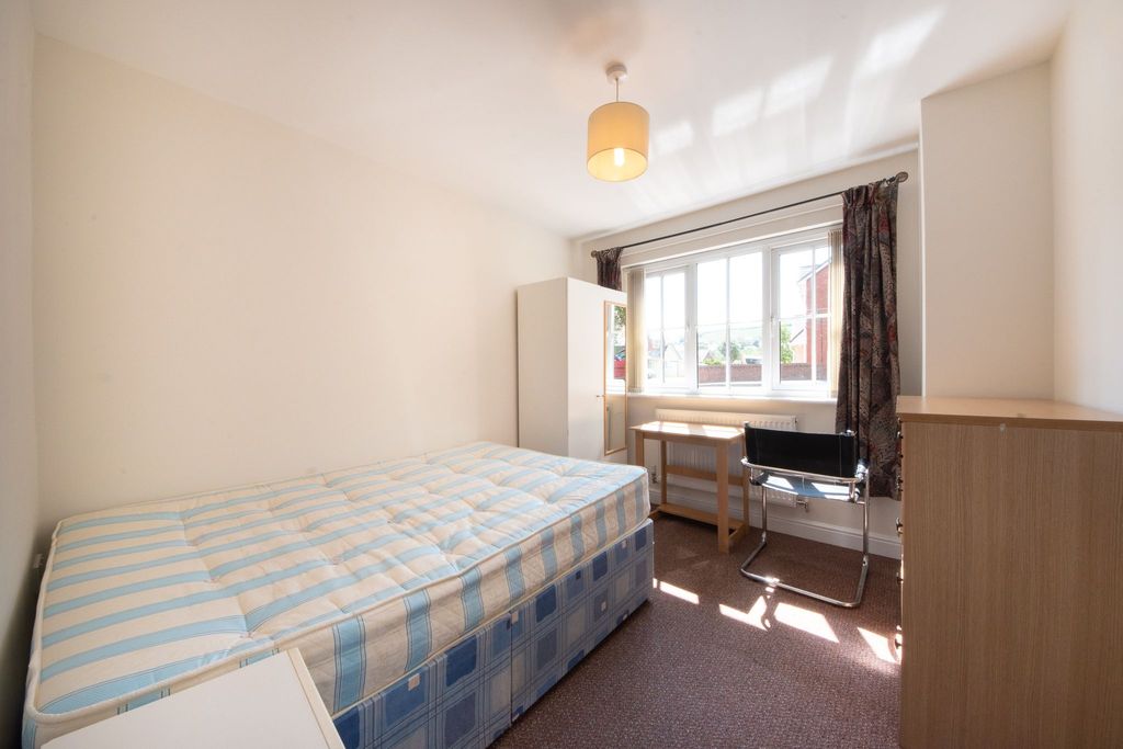 Additional image 8 of 6 bed link detached house to rentLlanbadarn Fawr, Aberystwyth SY23