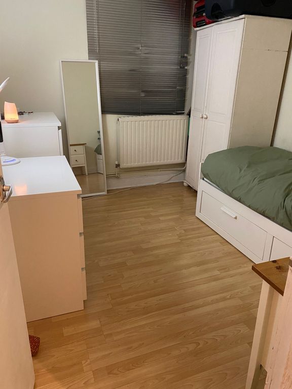 Additional image 5 of 1 bed flat to rentHoxton Street, London N1