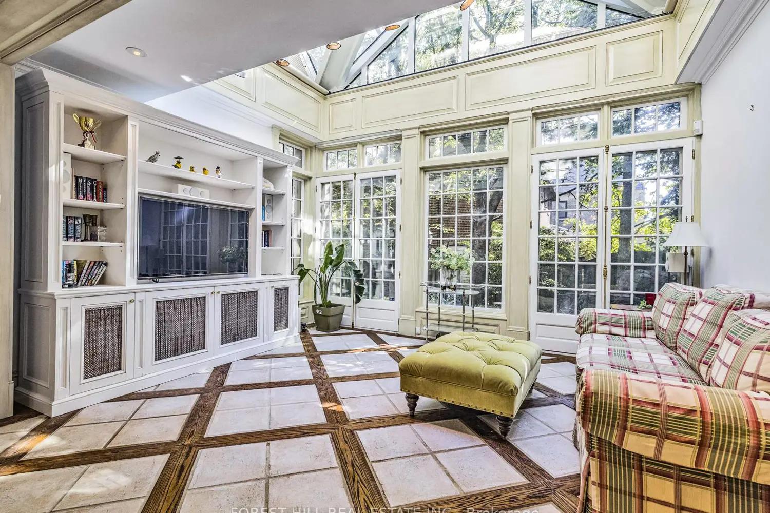 Additional image 9 of 11 Dewbourne Avenue