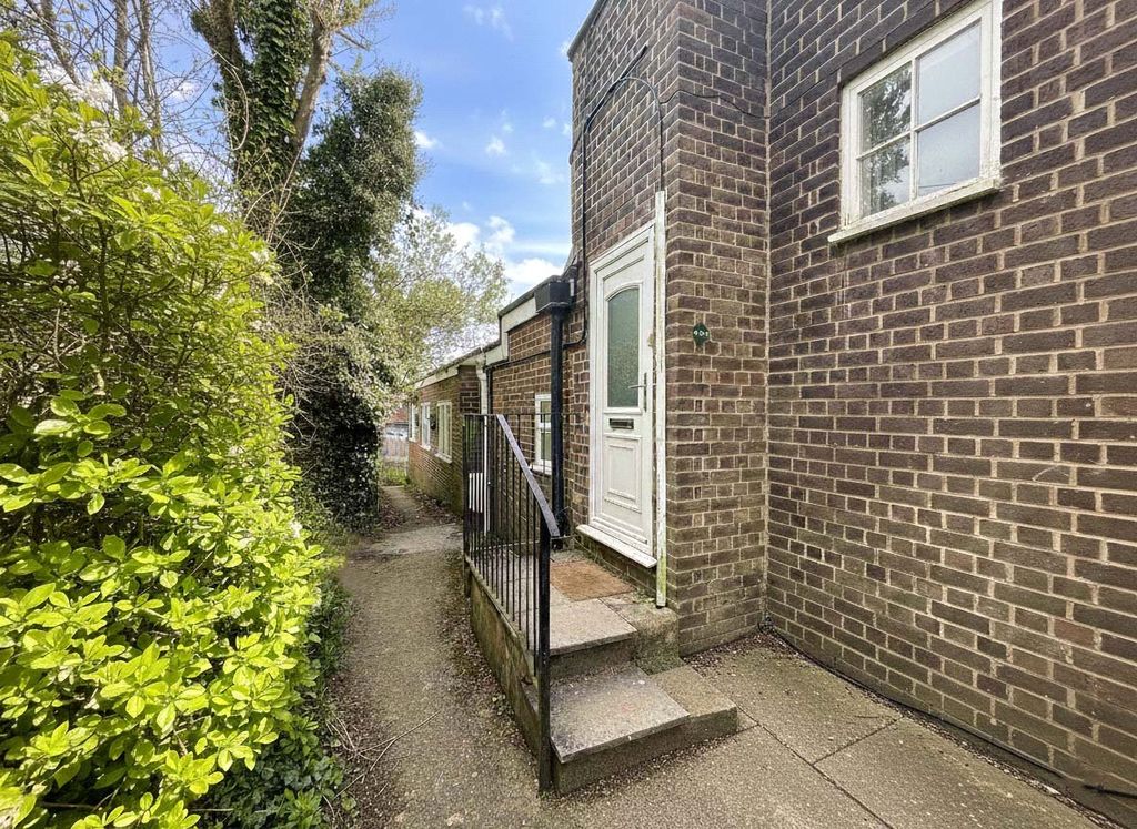 Additional image 5 of 2 bed flat to rentSt Leonards, Exeter EX2