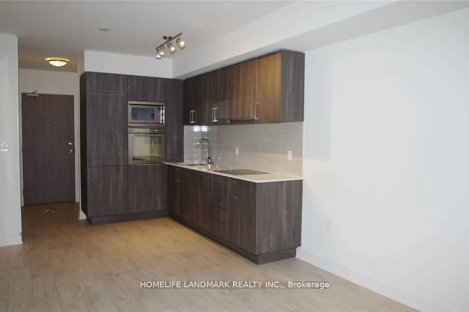 Additional image 8 of 27 Bathurst Street 1113