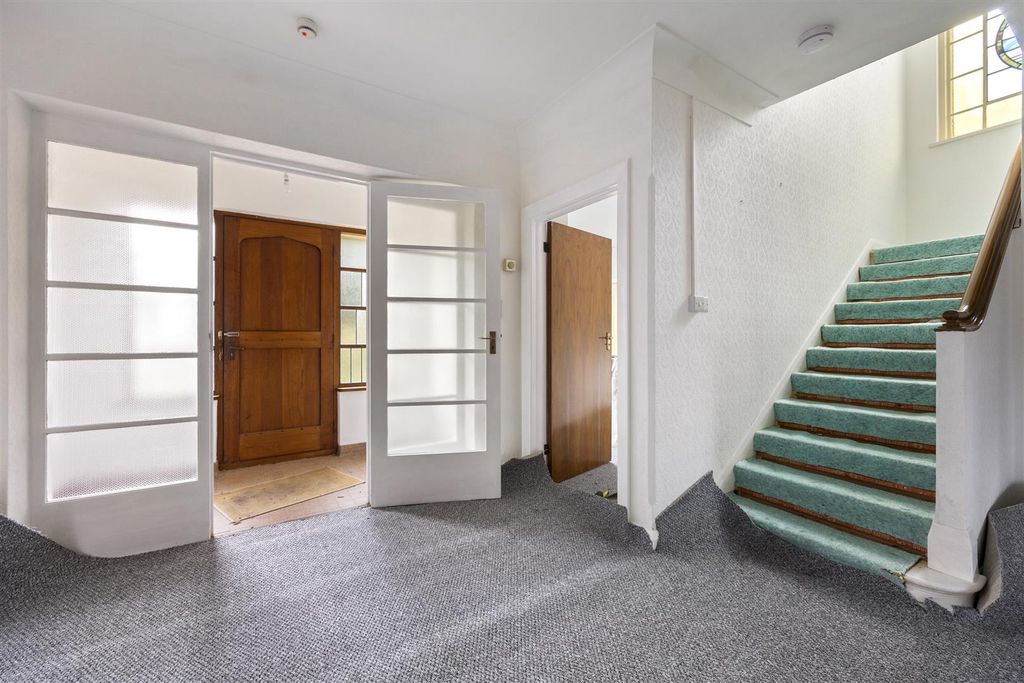 Additional image 11 of 4 bed detached house to rentBeccles Road, Worthing BN11