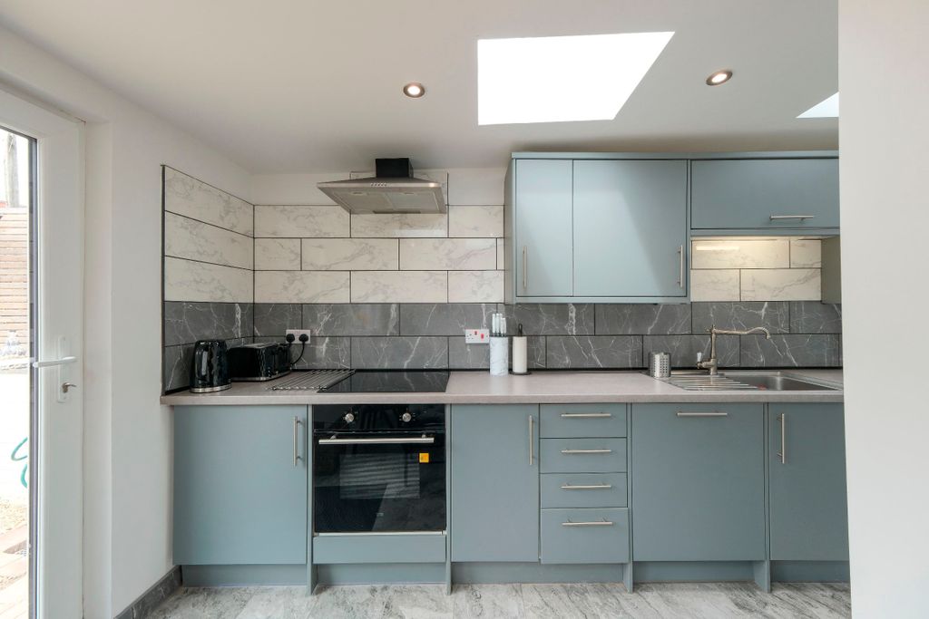 Additional image 5 of 5 bed semi-detached house to rentDouglas Road, Horfield, Bristol BS7
