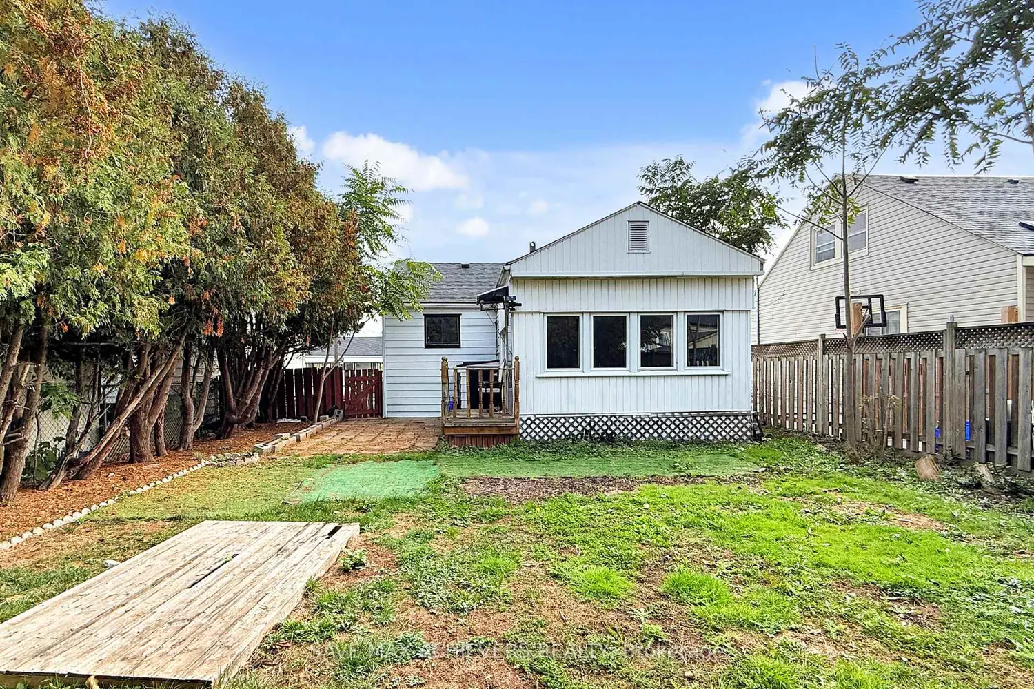 Additional image 19 of 43 Normanhurst Avenue