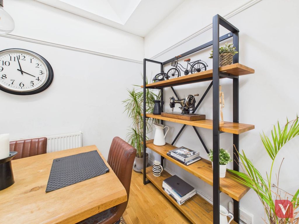 Additional image 26 of 5 bed property to rentCompton Avenue, Luton LU4