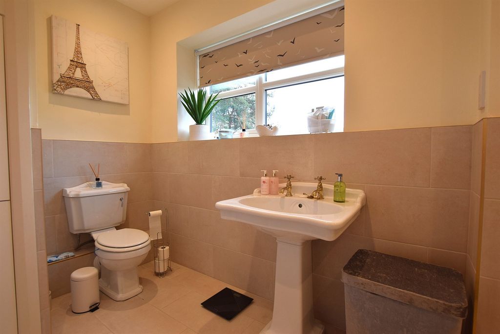 Additional image 13 of 3 bed detached house to rentAndertons Lane, Henbury, Macclesfield SK10
