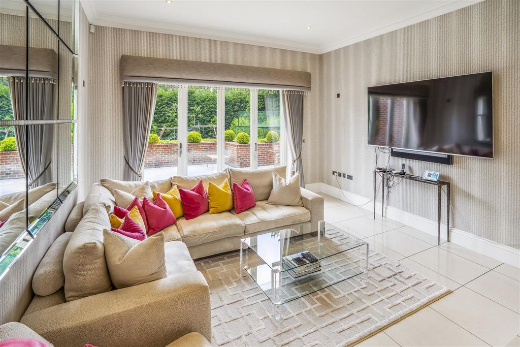Additional image 6 of 5 bed detached house to rentBrockenhurst Road, Ascot SL5