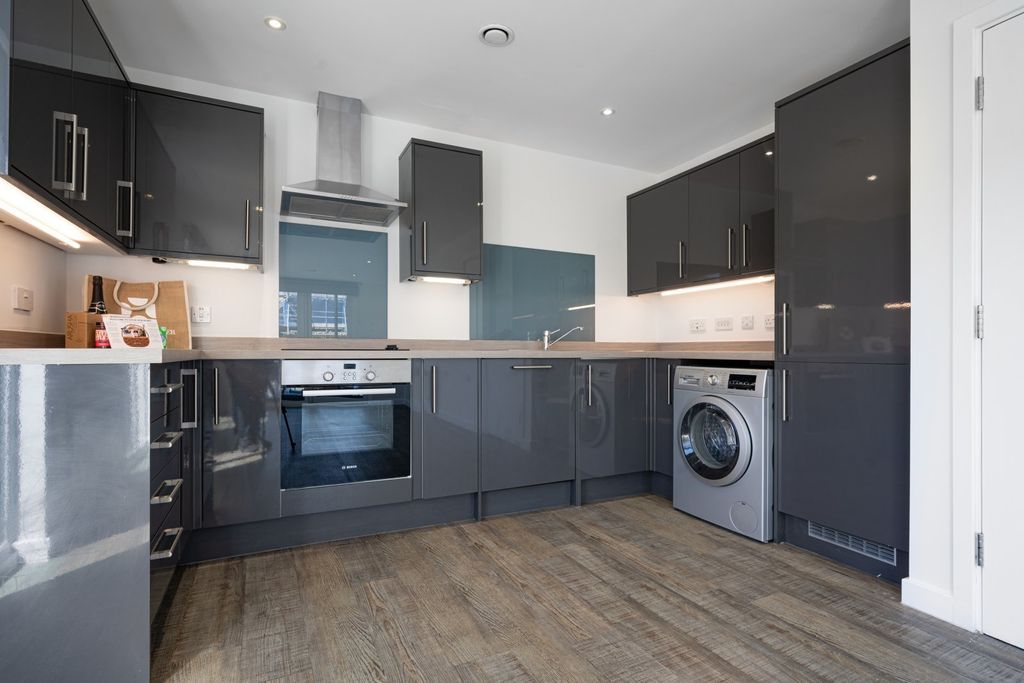 Additional image 3 of 2 bed flat to rentBernard Street, Ocean Village SO14