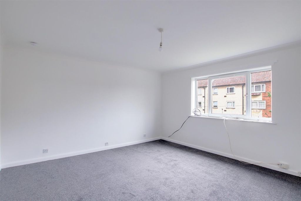 Additional image 2 of 2 bed flat to rentRoseberry Place, Hamilton ML3