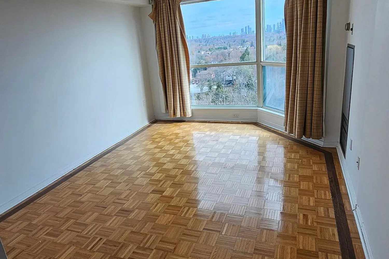 Additional image 3 of 2155 Burnhamthorpe Road 1103