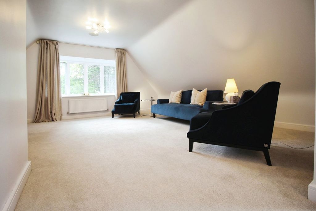 Additional image 6 of 2 bed flat to rentKnutsford Road, Wilmslow, Cheshire SK9
