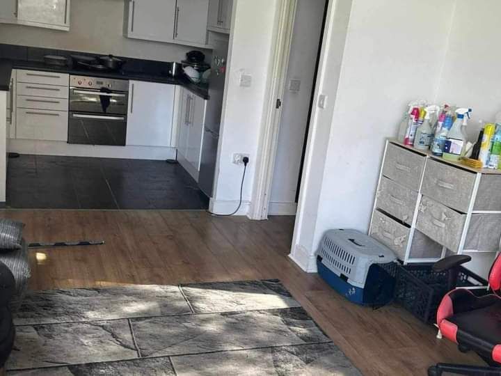 Additional image 2 of 2 bed flat to rentLondon Road, Crawley RH10