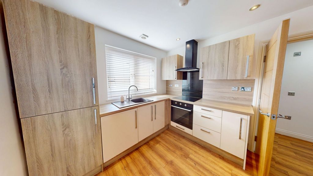 2 bed flat to rentMint Drive, Hockley B18